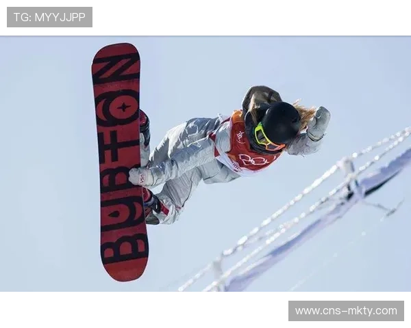 克洛伊·金在瑞士训练时肩膀脱臼,力争冬奥三连冠的美国选手遭遇意外伤病 克洛伊·金在瑞士训练时肩膀脱臼,力争冬奥三连冠的美国选手遭遇意外伤病